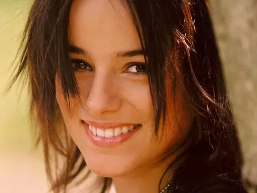 alizee61024x768.webp