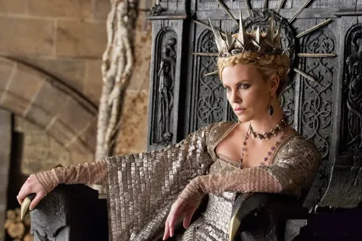 670x447_Quality100_kristen-stewart-charlize-theron-new-snow-.webp