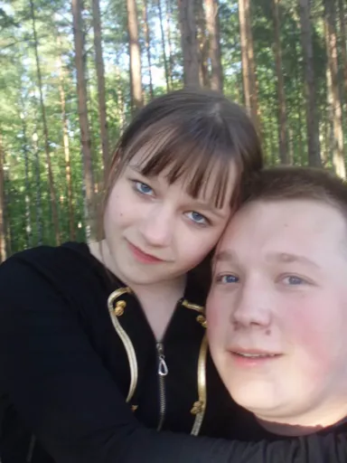 еще раз с сестрой.webp